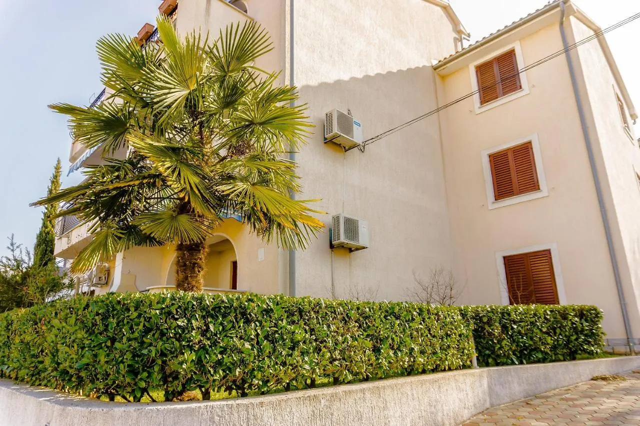 Apartments Annie Malinska