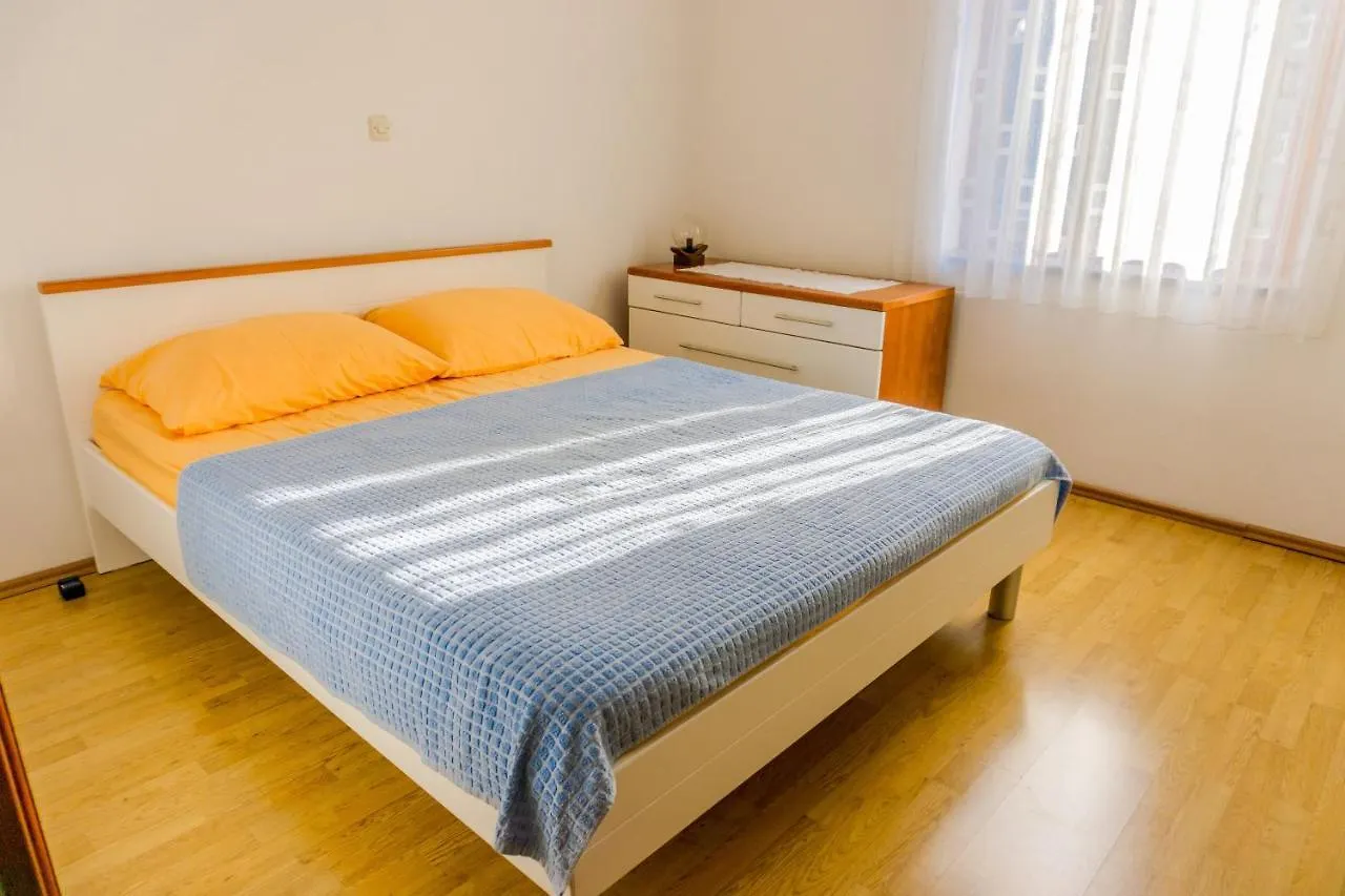 Apartments Annie Malinska